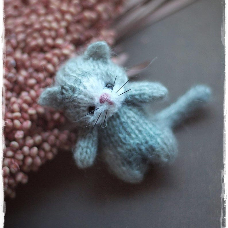 Tiny kitten knitting pattern