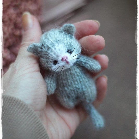 Tiny kitten knitting pattern