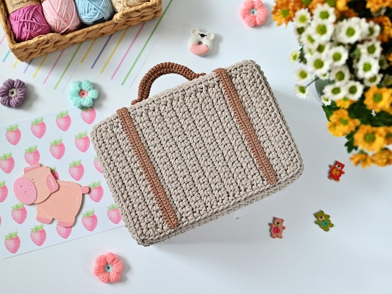 Bear in a suitcase crochet pattern