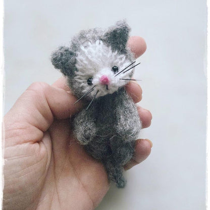 Tiny kitten knitting pattern