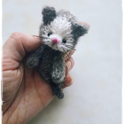 Tiny kitten knitting pattern
