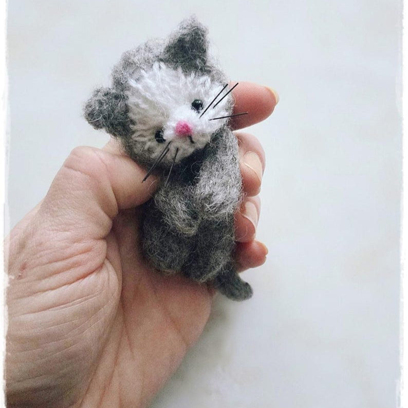 Tiny kitten knitting pattern