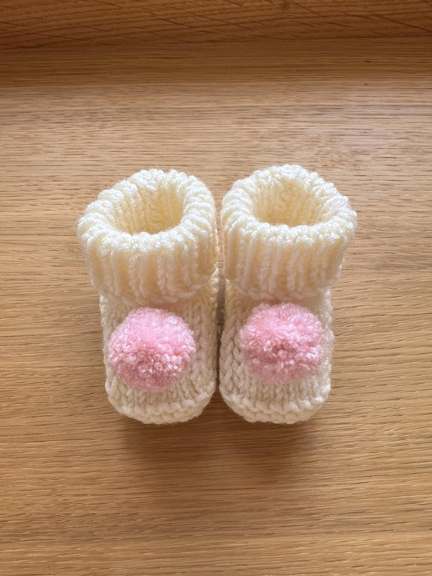 Pom Pom Booties Knitting Pattern
