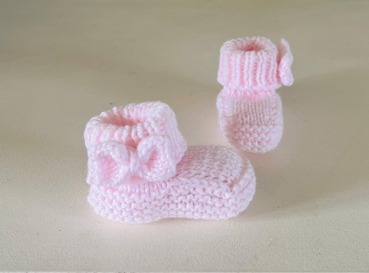 Baby Luna Bow Booties Knitting Pattern