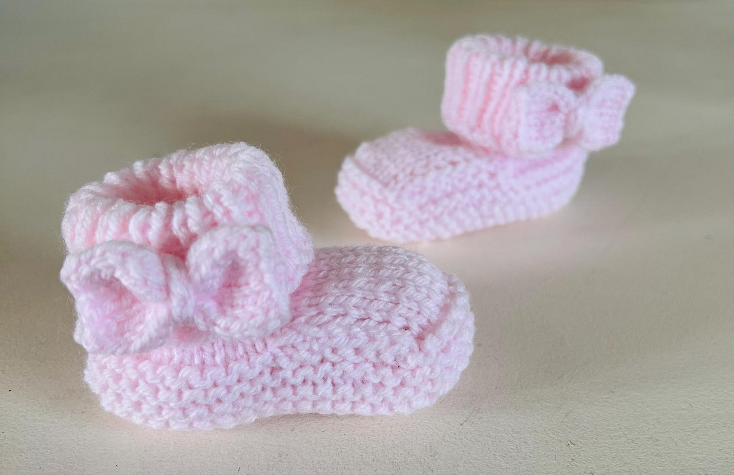 Baby Luna Bow Booties Knitting Pattern
