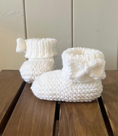 Baby Luna Bow Booties Knitting Pattern