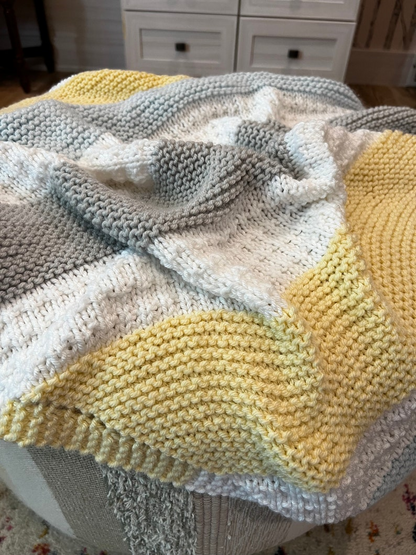 Hugs 'N Kisses Baby Blanket Knitting Pattern