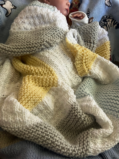 Hugs 'N Kisses Baby Blanket Knitting Pattern